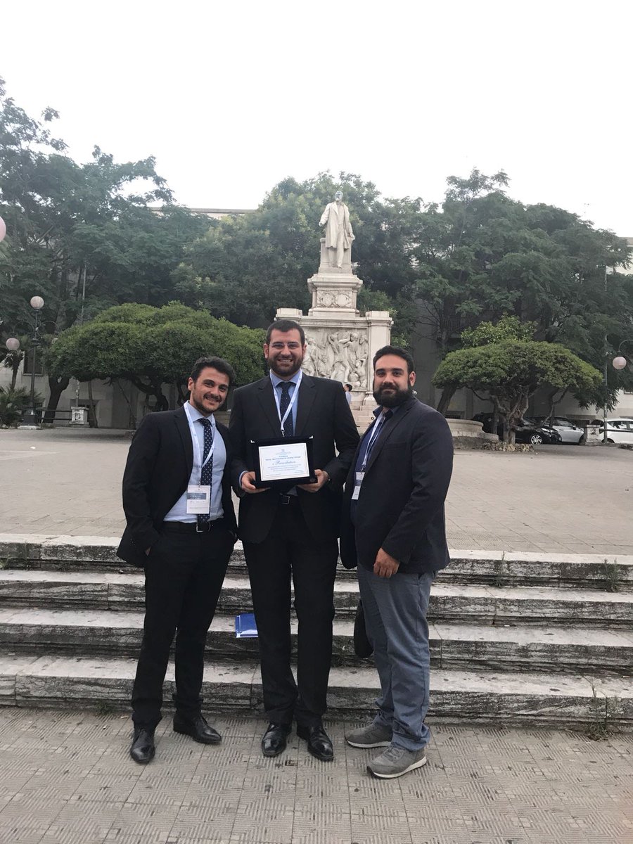 Ringraziamo il <a href="/GGIRC/">Gruppo Giovani RC</a> di <a href="/Confindustria/">Confindustria</a> per averci consegnato il #premio come #BestPracticesforLeadingChange
Rimane ancora una settimana per entrare a far parte della nostra squadra! Investi in #Revoilution su Mamacrowd lnkd.in/gmzgUcq
#homemade #yourfresholiveoil #fresco