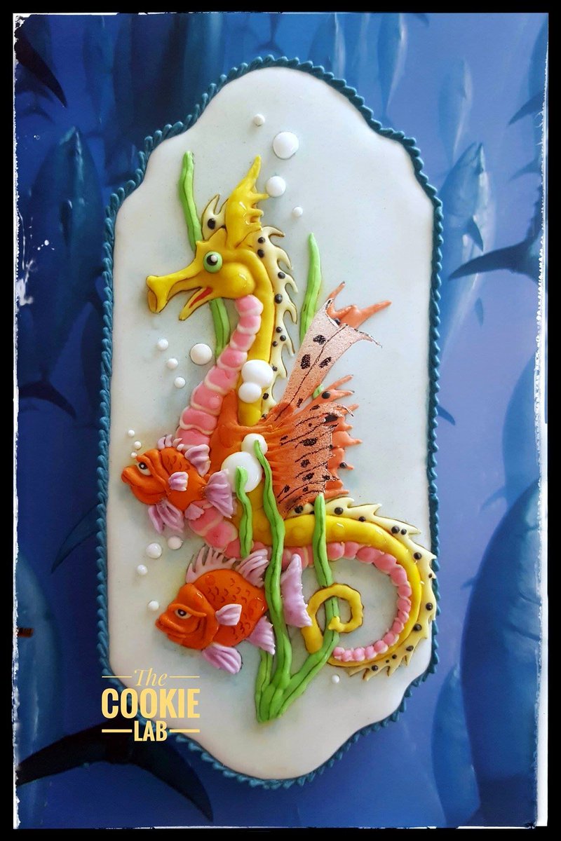 Happy Summer Everyone!
Coloured Royal Icing Cookie Decorated - Not Painted
lnkd.in/eqPkgFp
#decoration #icing #cookies #martatorres #martatorrescookieart #royalicingcookies 
(inspired by a Pinterest picture)