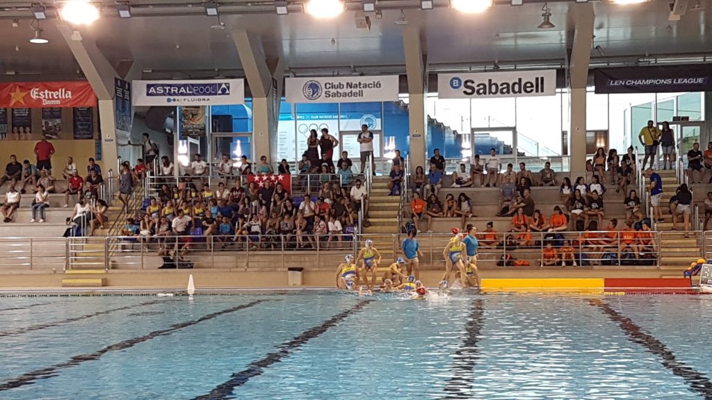 CN_Sabadell's tweet photo. 🤽‍♀️Segon dia de competició al Campionat d’Espanya cadet femení de waterpolo #CECF18 
CN Sabadell 21 - CW Pontevedra 1 (jugat ahir)
Grup C
Canoe NC 3 - CN Sant Feliu 9
Grup B
Leioa WLB 0 - CE Mediterrani 20 https://t.co/dlc5hf9tk3