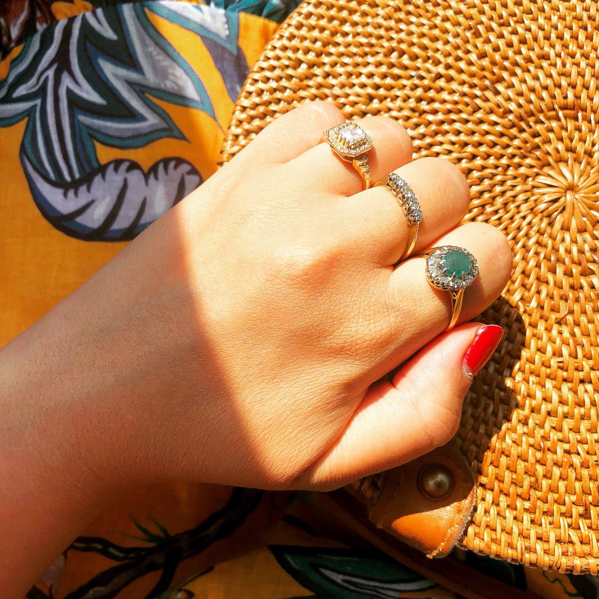 bucklebowpearl's tweet photo. Sun shadows &amp; a ring line up that dreams are made of 💛 #vintageemerald #emeraldring #diamondring #goldring #ring #rings #rosegold #shadow #houseofhackney #andotherstories https://t.co/HUZd6D6eEW