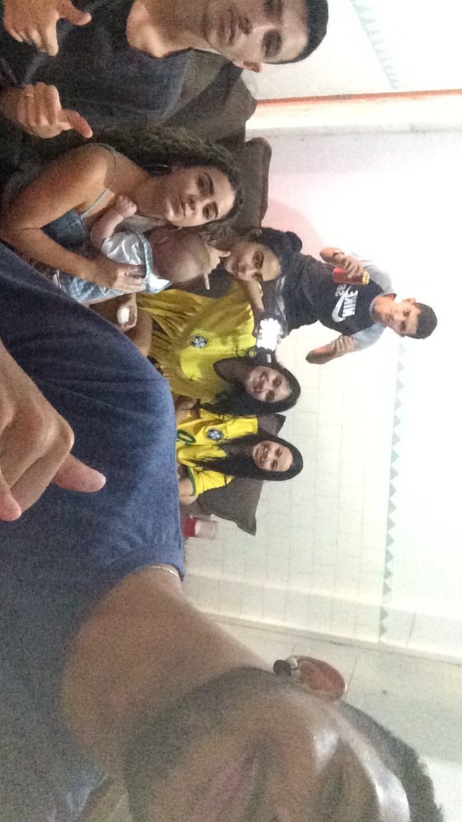 jailsafjv's tweet photo. resenha #toperson https://t.co/1dCrTmAvUv