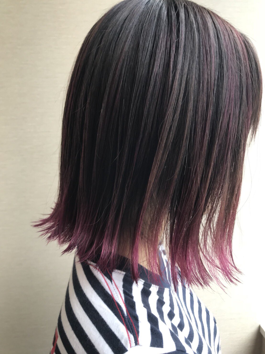 Twitter 上的 Fleve 裾グラデーションカラー ダークグレー ピンクレッド 切りっぱなしボブの裾カラー Instagram T Co Neoel2mttj 西梅田本店 茶屋町店 随時サロン見学ok 06 6450 87 採用担当 奥寺 金田 ヘアカラー