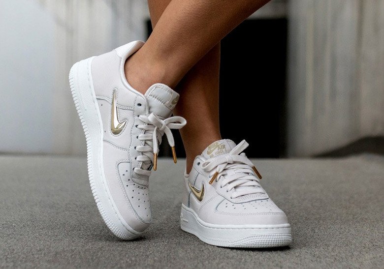 LUNDIESSSLUNDI2's tweet image. How many people have this Nike?👇👇
Rt if  you have👏