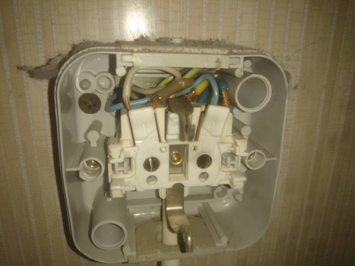 well this would certainly explain why a correctly wired socket in the kitchen had phase on the proper contact in spite of the cable going to the distribution box being connected backwards (phase and neutral swapped)same licensed electrician btw