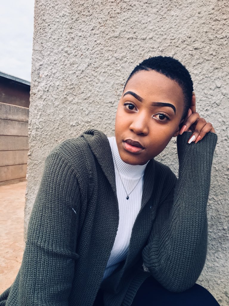 tarrbie's tweet image. Happy Saturday 💛