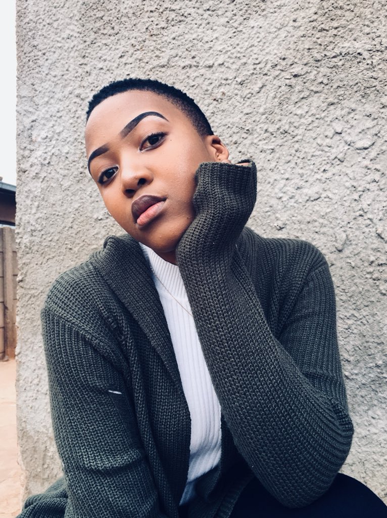 tarrbie's tweet image. Happy Saturday 💛