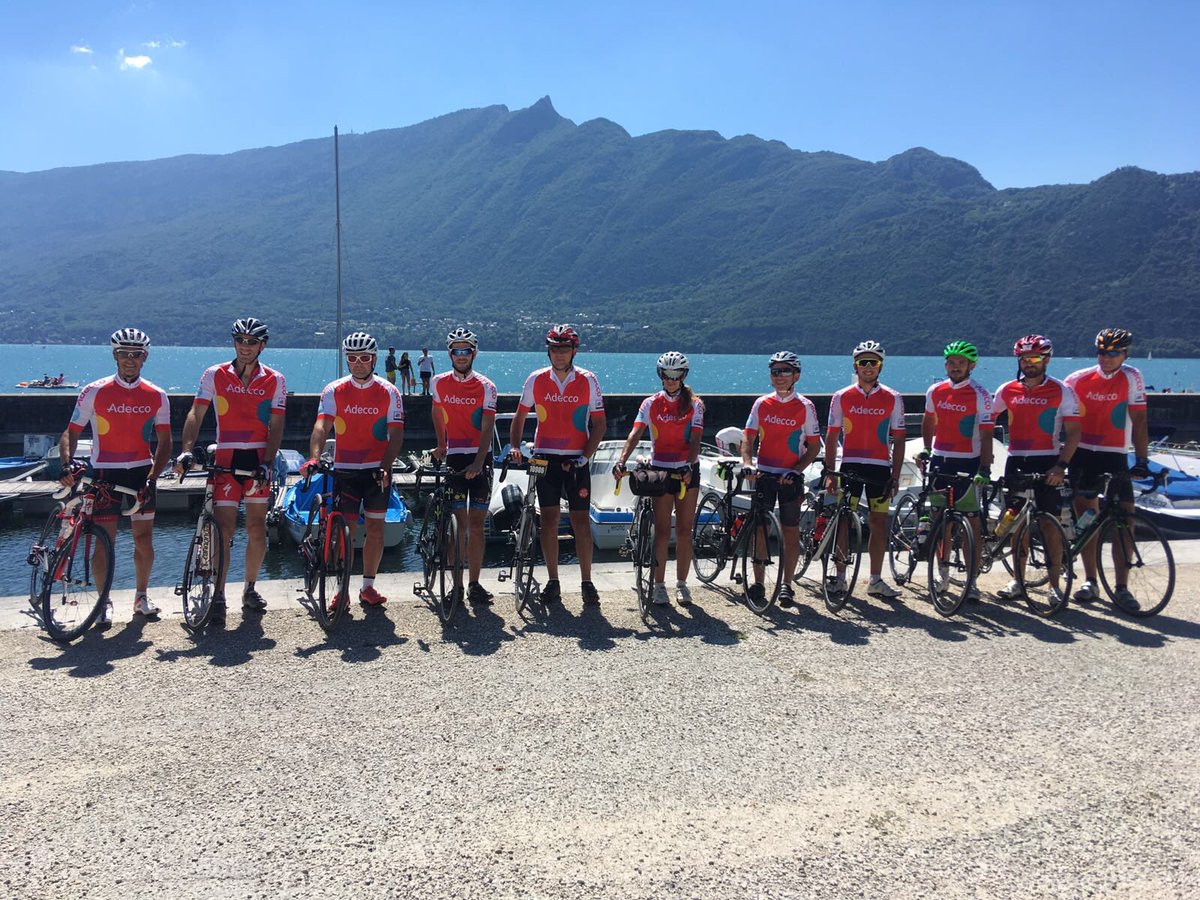 W4Y Le team Adecco est prêt pour l’étape du tour Annecy / Grand  Bornand 🚲👍😀