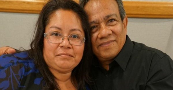 A Mexican couple was turned over for deportation this week when they tried to visit a New York military base to celebrate the Fourth of July with their son-in-law, who is an army officer. They had lived in Brooklyn for decades. telemundo47.com/noticias/desta…