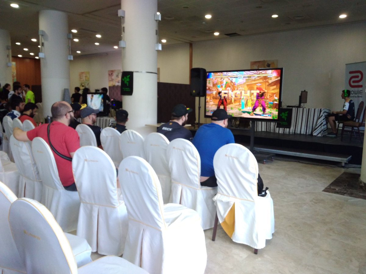 SFSolarFlare's tweet image. El solete ☀ @GGIRATORIO ahora mismo en su último combate de pools en el streaming ¡¡Ánimo campeón!! Tú puedes #goSolar #goINC #eSports