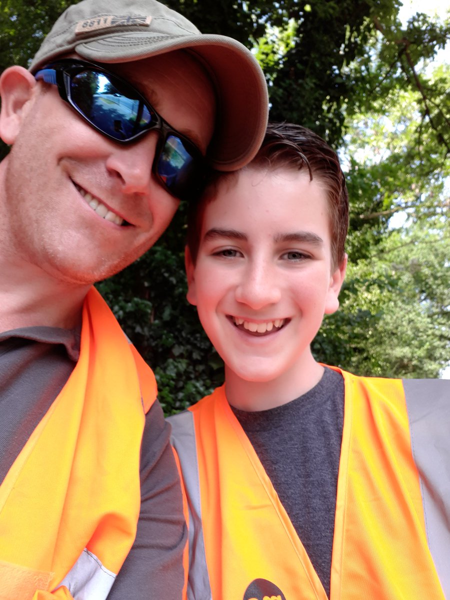 ryanpitts109's tweet photo. Rocking the high vis with my boy EJ. marshalling @mencap_charity #CapitalChallenge #Checkpoint3 good luck to all our walkers.... it's hot out there! https://t.co/VttBTbUvPA