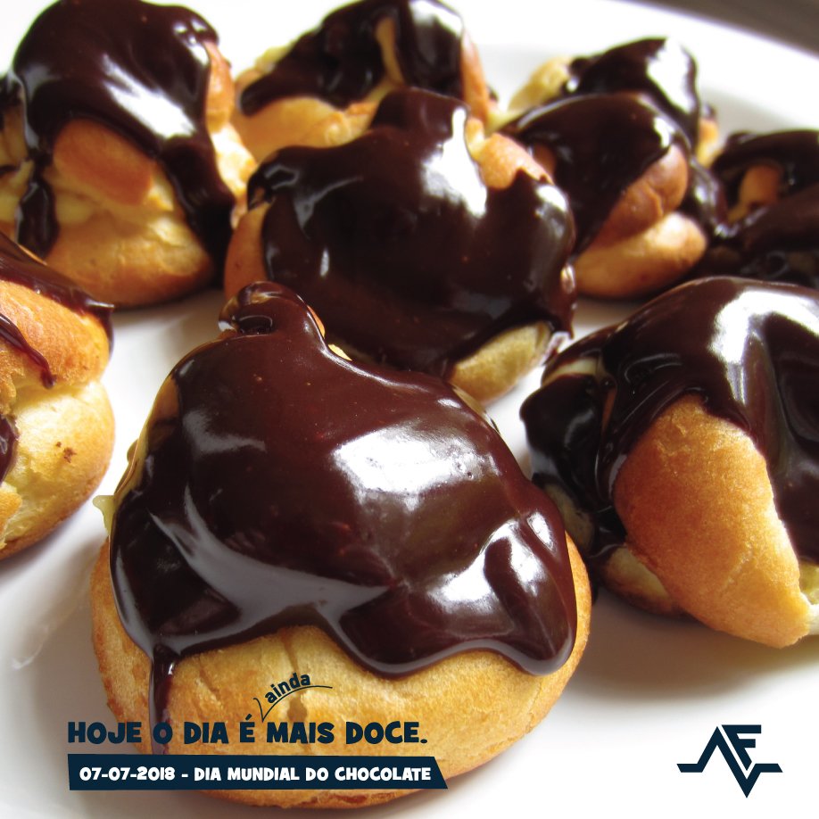 FernetoSA's tweet photo. Hoje o dia é (ainda) mais doce.
#diamundialdochocolate #ferneto #fpastelaria #chocolate #confeitaria #pasteleiro https://t.co/eLkEbnvB3P