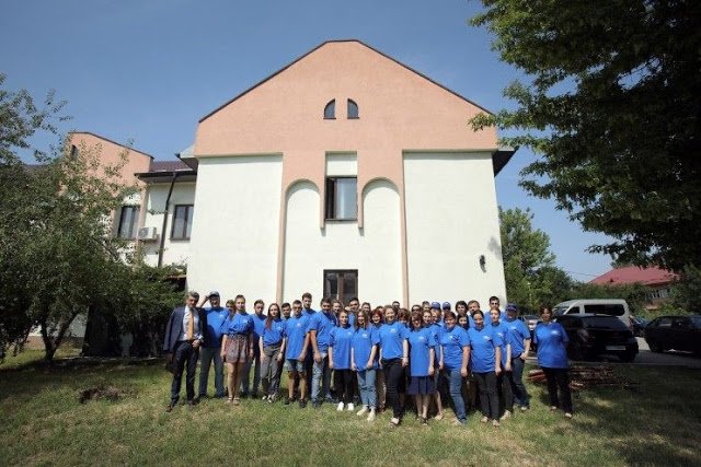 northbros's tweet photo. Ford is a powerful organization that is active across the world and makes a difference at every end of the globe. With its newest resource and engagement center in Romania, it is helping give opportunities to many Romanians. Find out about Ford’s work: https://t.co/0azEGxC4Eh https://t.co/E5R80YjVh0