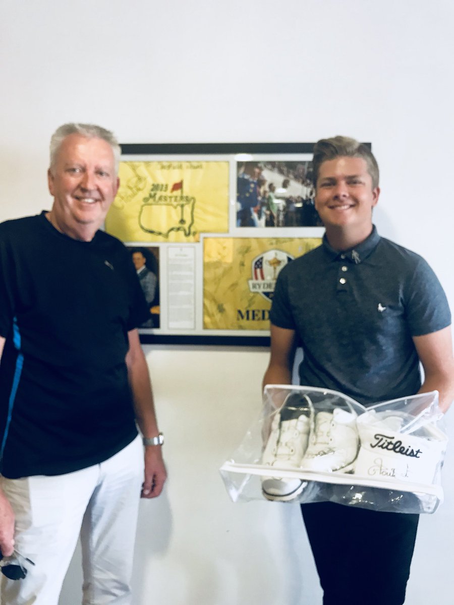 Massive thanks to <a href="/Poultsenior/">Terry Poulter</a> for coming to <a href="/ChesDowns/">Chesfield Downs</a> this morning to present <a href="/WilsonJimbob/">Edward Hunt</a> with amazing auction prizes from <a href="/IanJamesPoulter/">Ian Poulter</a> for Junior Captains Day - 21.7.18 in aid of <a href="/ProstateUK/">Prostate Cancer UK</a> #1in8men