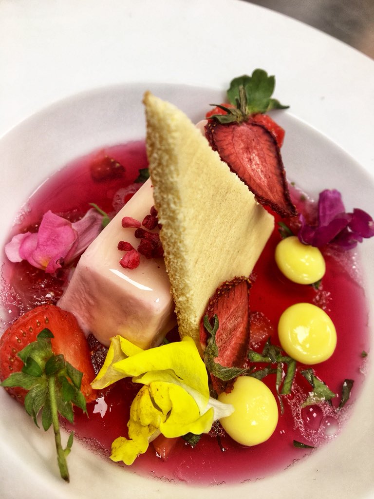 Speech Day <a href="/2EatCaterham/">2Eat Caterham</a> <a href="/IndiesSodexo/">IndependentsBySodexo</a> #cod #hamhock #trifle