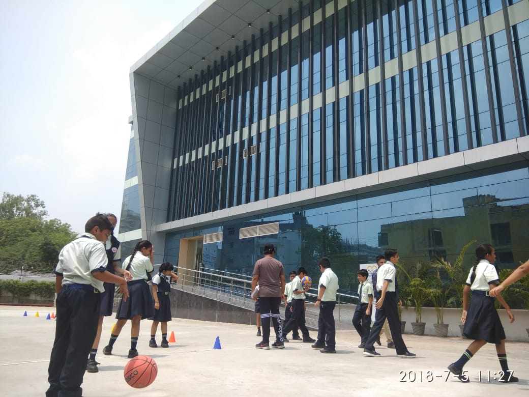 PrachiS9873's tweet photo. “Kicking the ball and scoring goals”. Soccer can be a great workout and lots of fun for children. #threecheersforFIFA @sapna_sukul @PetalsOfficial https://t.co/mmzxR2gHD9