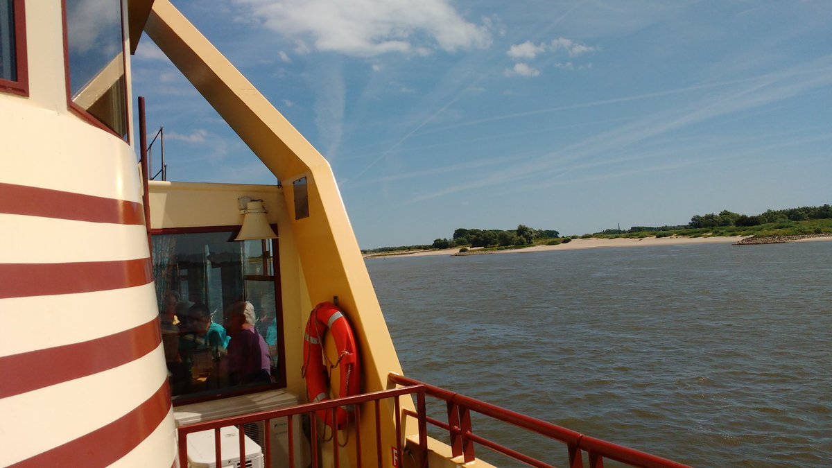 Schitterend uitzicht tijdens @IrisZorg boottocht voor onze maatjeskoppels.  #Nijmegen #vrijwilligers