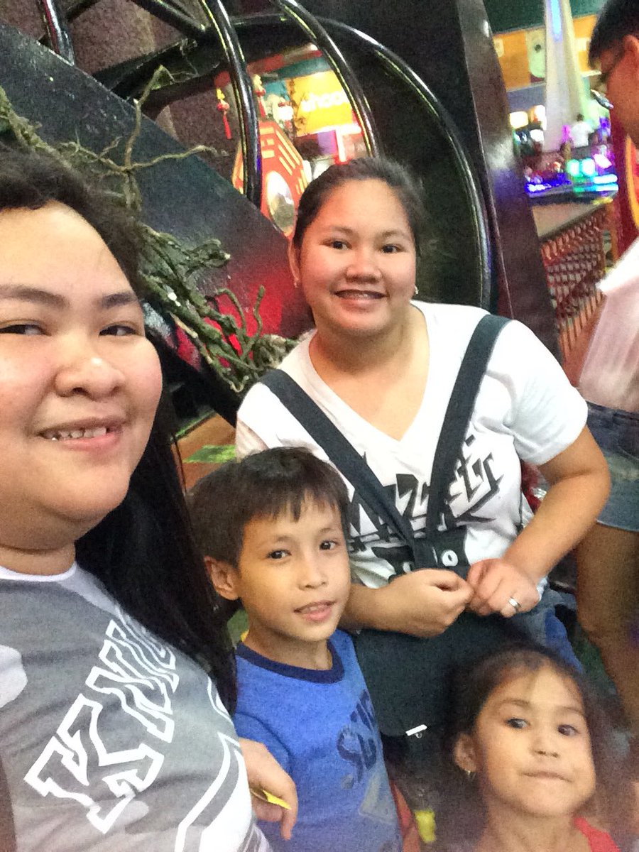 exolangie's tweet photo. Bonding with cousin 😊😊 #happybdayIza #horrorTrain https://t.co/bGFqCfu8rm