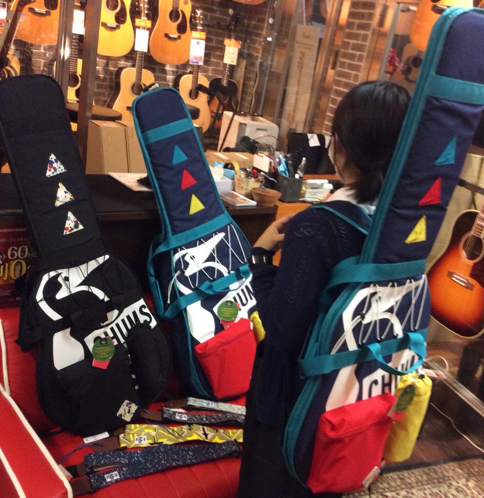 イシバシ楽器 池袋店 Chumsギターケースの新カラーが入荷 今回もポップでおしゃんな感じです カラーは2色 ギター用 ベース用 アコ用がございます Chums ギグバッグ 18 新商品 イシバシ楽器 池袋店 Chumsギターケースの新カラーが入荷 今回もポップでおしゃんな感じです カラーは2色 ギター用 ベース用 アコ用がございます Chums ギグバッグ 18 新商品