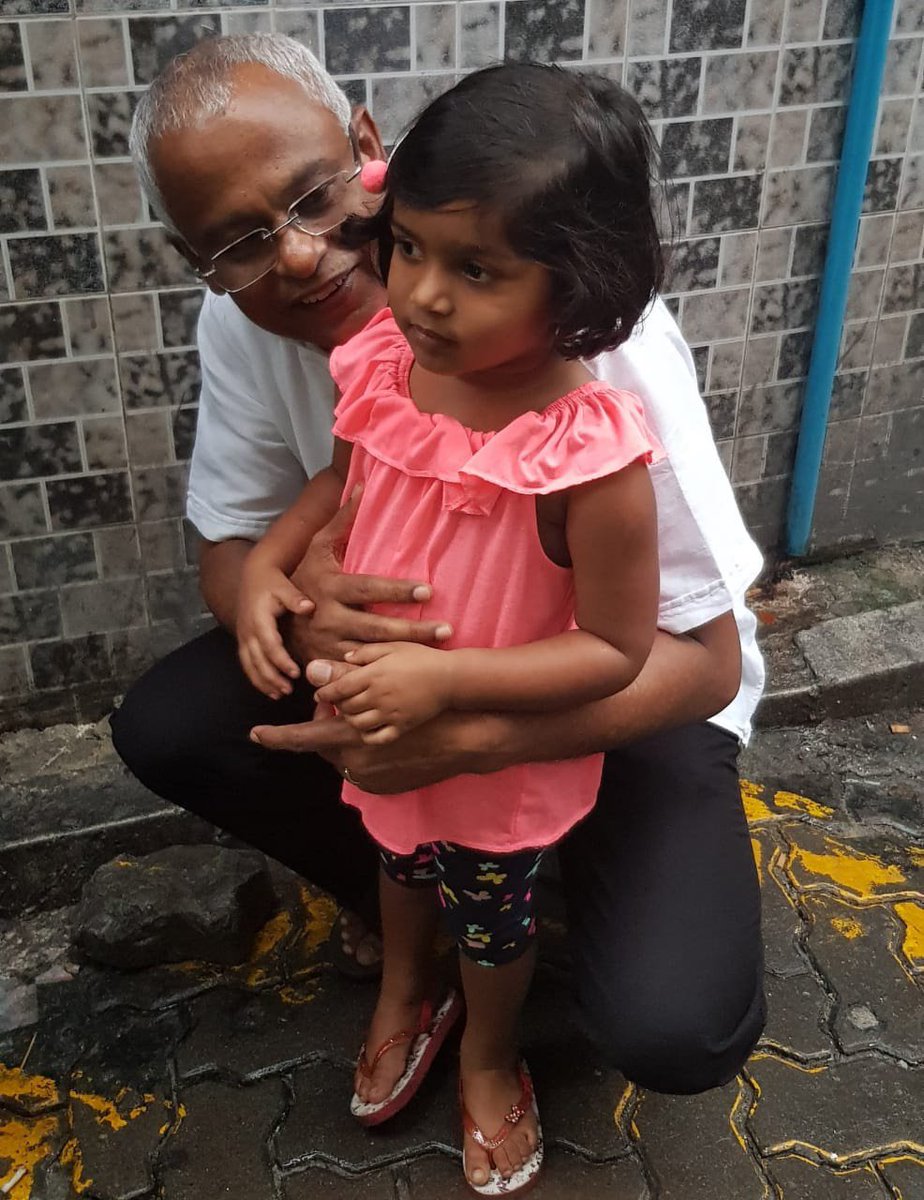 VMookey's tweet photo. Loaiybaa kulunakee hashigandu thereyga ufedhey ehcheh. Neh ehcheh gadha kamun dhakkanveema mi manzareh nufennaane. Yaameenah moonu hefhifa hureveny ehenve. 
#UmmydhMekuhah
#JazeeraaRaajje
#MDP2018 https://t.co/TJB2wNyaK0