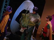 MEarthprime's tweet photo. #MeTVBatman s3 ep9 How To Hatch a Dinosaur
#Egghead and #Olga steal two pounds of Radium from the #GothamCity Radium Center. Using it in their "Zapping Machine," they attempt to hatch an ancient #Neosaurus egg
Don't forget to order your #ReMegos from @FiguresToyCo https://t.co/Y8GTJBqne5