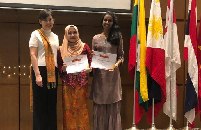 nabilanshrddn's tweet photo. I WIN BEST POSITION PAPER GUYS IM GONNA CRYYYY (PROBABLY I CAN BE A MINISTER AS WELL AFTER THIS😭) @aseanfoundation #afmam2018 https://t.co/DgquIcU1YI