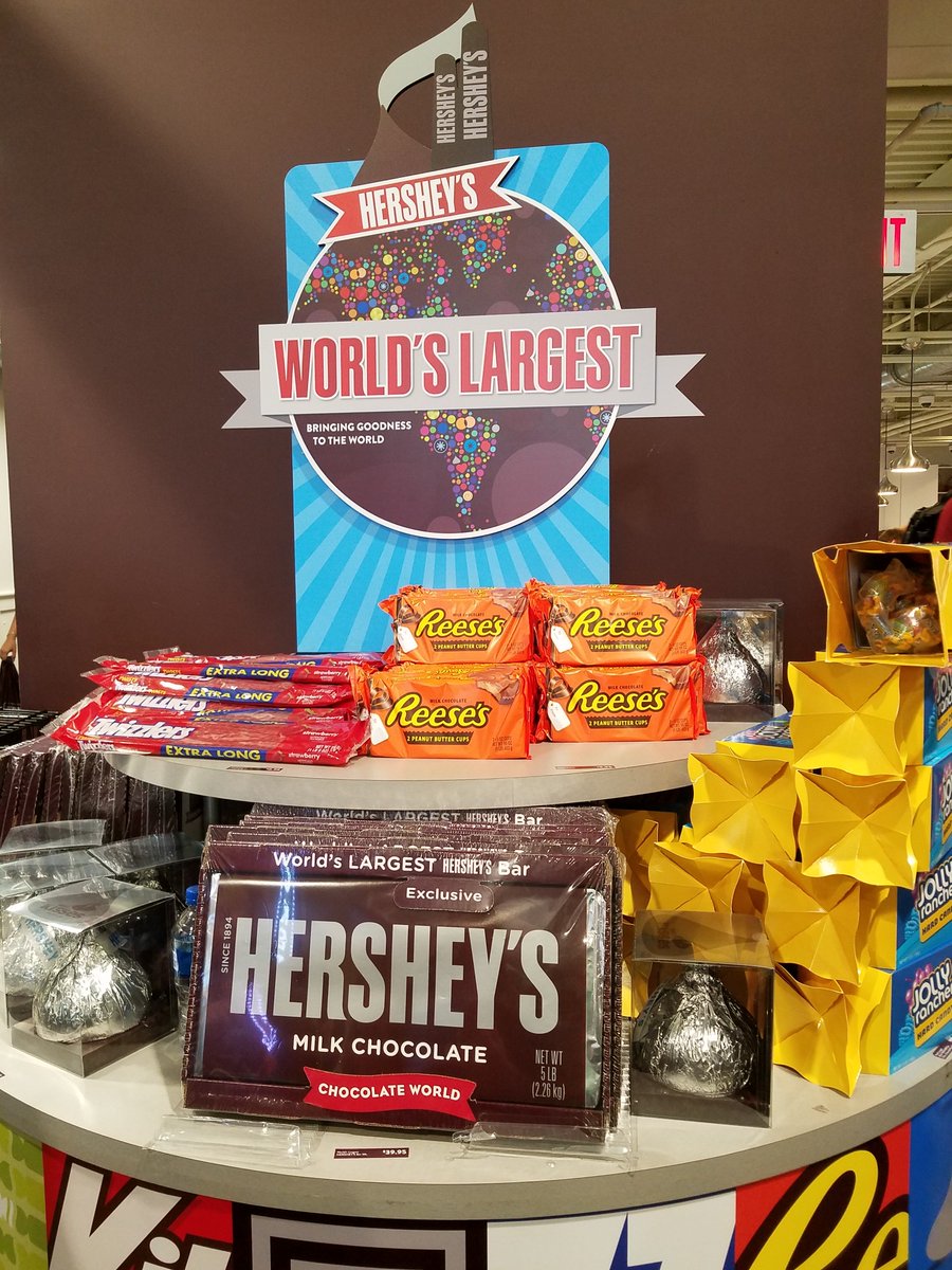 travelfunfam's tweet photo. Who doesn't love chocolate? Especially the world's largest! #hersheychocolate #chocolate
@hersheyschocolateworld
https://t.co/NjuRF6emeT https://t.co/DuNiQU0I2P