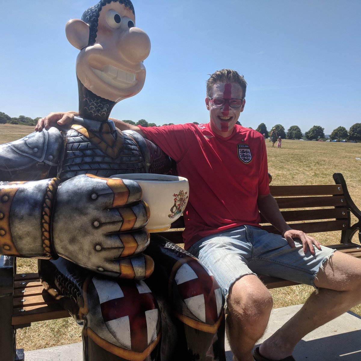 playmakerRJ's tweet image. There's always one... #ItsComingHome #cmonengland #EnglandvsSweden