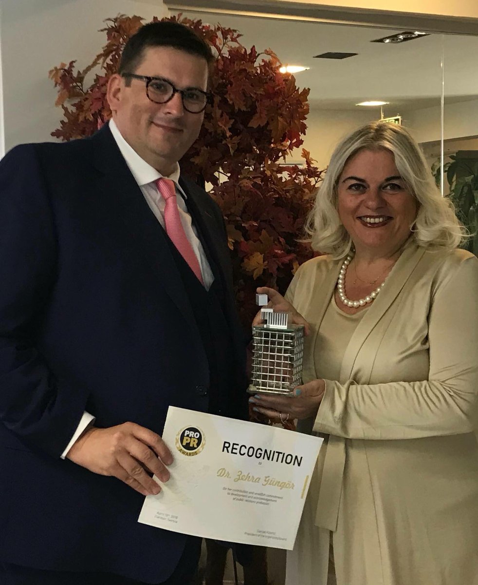 Ajans Başkanımız Zehra Güngör halkla  ilişkiler mesleğine yerel ve uluslararası alanlarda  katkıda bulunanlara verilen PRO PR Uluslararası Ödülü'nü PRO PR Ödülleri Komisyonu Başkanı Danijel Koletic’in elinden geçtiğimiz hafta İstanbul’da aldı. Kendisini kutlarız.🍀❤️<a href="/DanijelPro/">DANIJEL KOLETIC</a>