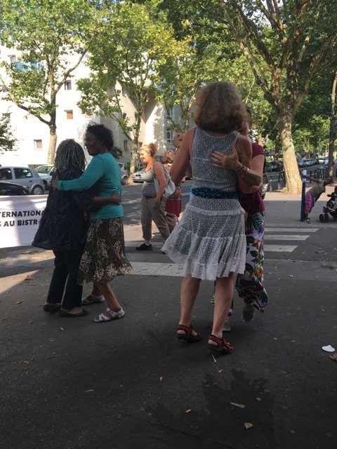 Meriem_Derkaoui's tweet photo. Soutien de la Municipalité aux Terrasses militantes, projet porté par @PlaceAuxFemmes et organisé aujourd'hui au café l'expo. Ambiance festive intelligente et conviviale. Merci également aux @LesPoussieres et la compagnie  Méliades. https://t.co/ZAOWTLgHyI