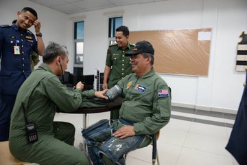 View image on Twitter