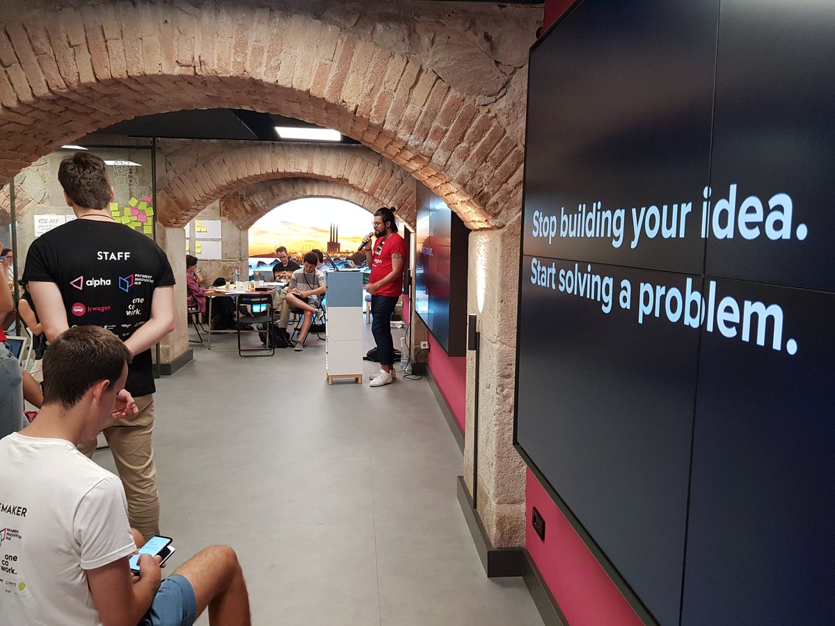 PayInnHub's tweet photo. Now it's time for a new workshop! Gus from @lewagonbcn give the best advice of the journey to the attendants at #startupweekend #impactingBCN
'Start solving a problem. Observe the pain points in your life.'
@sw_bcn @StartupWeekend https://t.co/3GWpcdFKfW