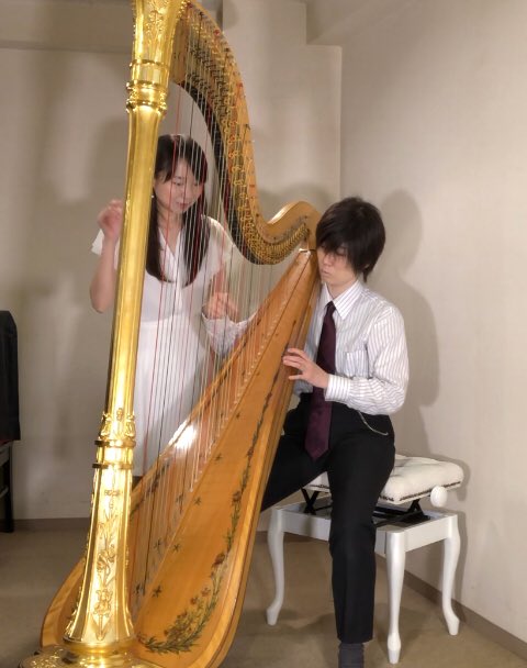 ペガサスハイド Twitterissa ハープめっちゃ楽しかった ピアノは言わばハープ が横向きになっていて それをペダルで弾いてるんだって だから形が似てるんだって なるほど ピアノを立てて 弦を指でダイレクトに弾くのがハープなんだね 大きくて素晴らしい楽器 ペガサスハイド Twitterissa ハープめっちゃ楽しかった ピアノは言わばハープ が横向きになっていて それをペダルで弾いてるんだって だから形が似てるんだって なるほど ピアノを立てて 弦を指でダイレクトに弾くのがハープなんだね 大きくて素晴らしい楽器