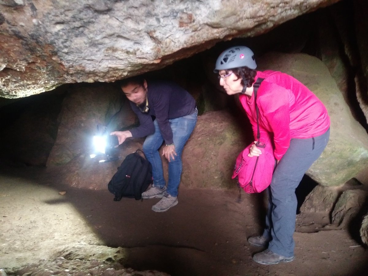 Archaeologists from @SERP_UB @GH_UB @UniBarcelona have found evidences of tge presence of Upper Paleolithic and Early Neolithic human groups in caves of the most sacred mountain in Calonia: Montserrat @paleopenedes @PNMontserrat #Collbató