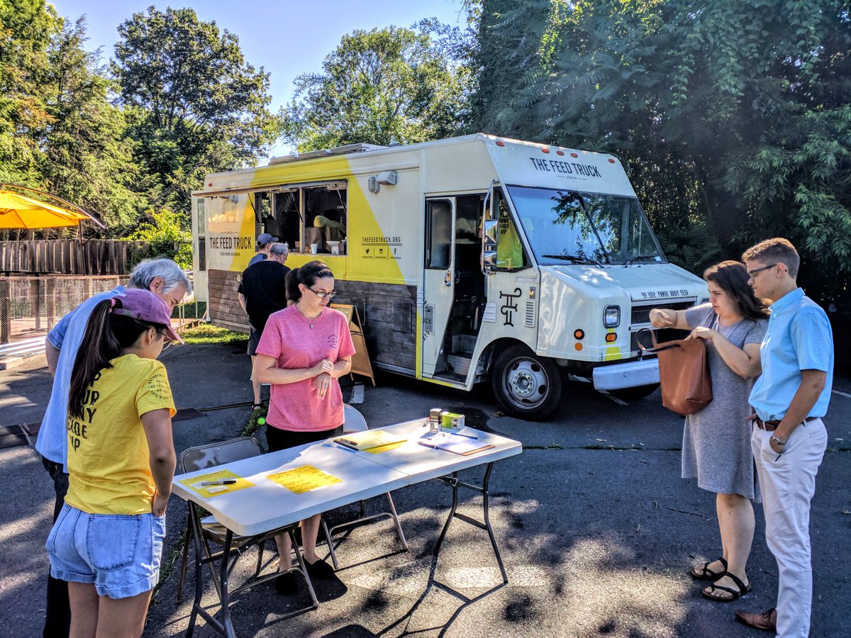 Open for breakfast! Pay what you will; eat your fill. 😎👍 
#NeighborsHelpingNeighbors thefeedtruck.org