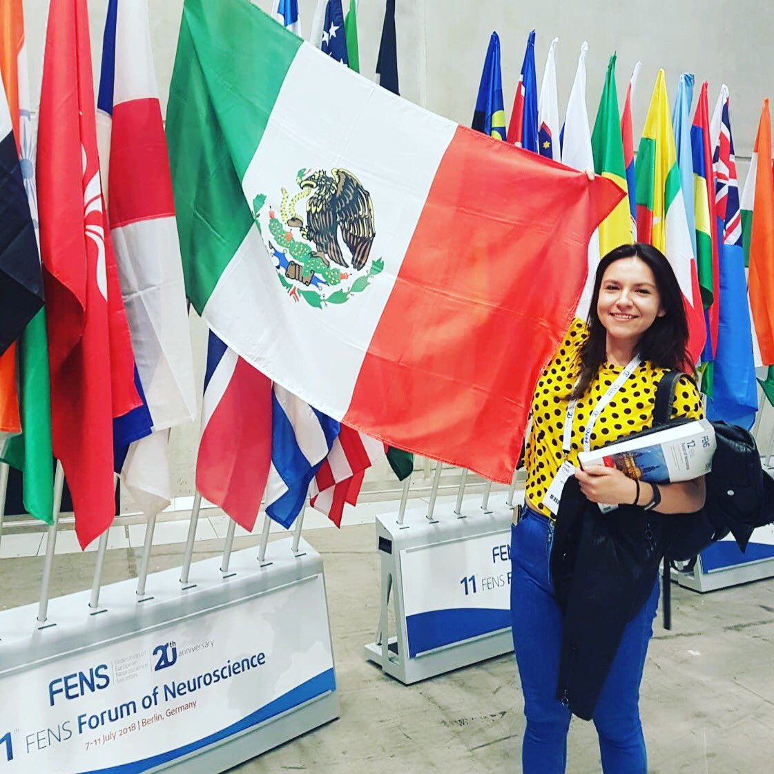 adriana_caz's tweet photo. 👩🏻🔬 🧠 🐭🇲🇽! #FENS2018 #neuroscience #proudUPF #CONACYT #sciencelover #GReNeC @Grenec_NeuroBio @FENSorg https://t.co/CXoB4doaHh
