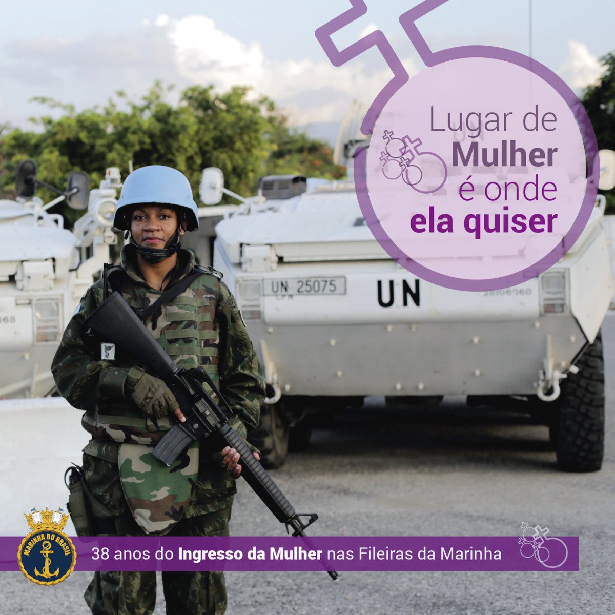 A Tenente Débora foi a primeira mulher combatente do Corpo de Fuzileiros  Navais e das Forças Armadas brasileiras a integrar uma tropa da ONU.  #LugardeMulheréOndeElaQuiser #MulheresnaMarinha #Mulheresdefarda, image size:1200x1200