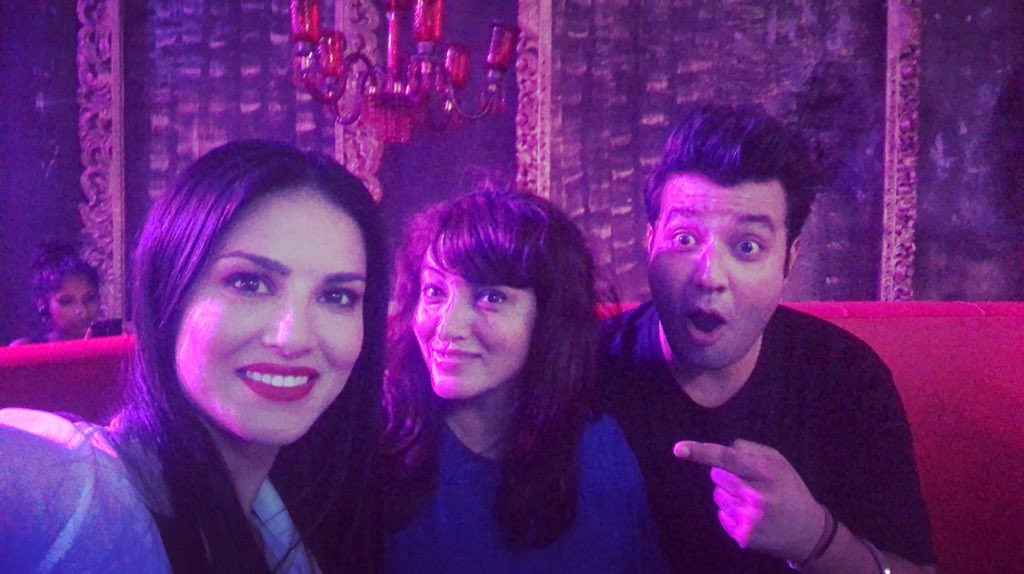 Varun Sharma (@varunsharma90) on Twitter photo Shooting with the Super Adorable <a href="/SunnyLeone/">Sunny Leone</a> #ArjunPatiala Time for some latkas and jhatkas โค๏ธโค๏ธ ๐บ <a href="/sharadakarki/">sharada karki</a> Shooting with the Super Adorable <a href="/SunnyLeone/">Sunny Leone</a> #ArjunPatiala Time for some latkas and jhatkas โค๏ธโค๏ธ ๐บ <a href="/sharadakarki/">sharada karki</a>