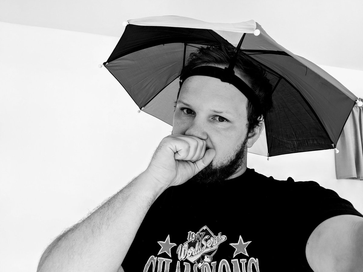 Neilioo's tweet photo. Sometimes a sunny day calls for some personal shade. I have 4 of these I'm bringing to #eccz @IMTBONE https://t.co/UncsRVV317