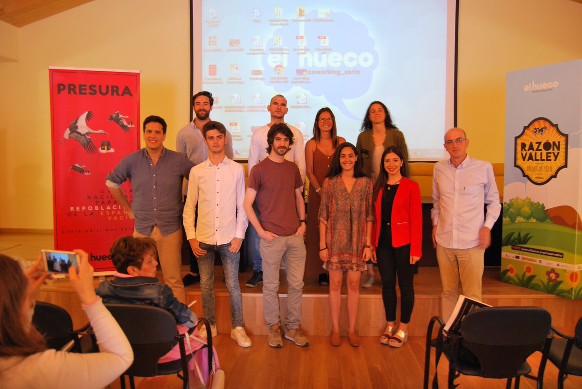 Enhorabuena a los ganadores del concurso #AppsParaRepoblar, con su proyecto Nuna, y a la mención especial del Jurado, el proyecto Rural Tour. Y enhorabuena a todos los participantes: habéis demostrado tener un gran nivel.  Lo contamos en nuestro blog: goo.gl/i8SnUr