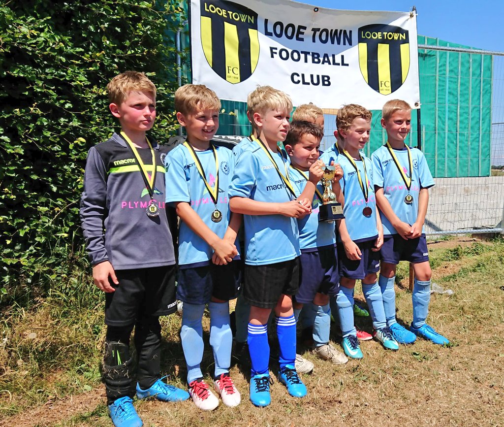 Wow what a morning in this heat.. Well done lads, fantastic effort today..  Great future ahead for this bunch #AFCDevonport Under 9's