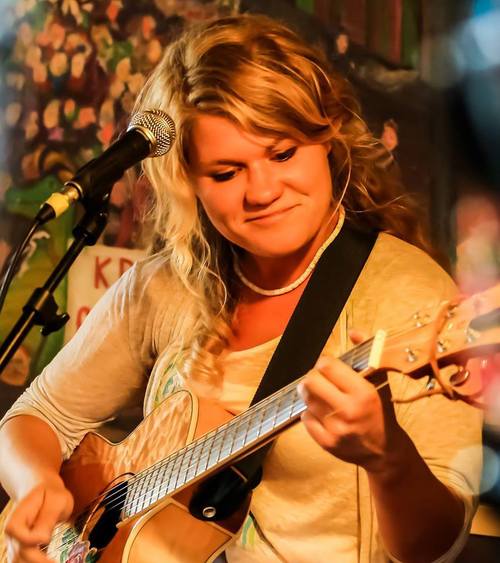 Live music by Noach Tangeras  and the Taco Stand will be here from 12 to 4pm!  Open daily from 10am to 6pm.