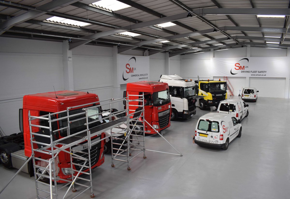 SMUK2012's tweet photo. You'd think that things would slow towards to the weekend...not at @SMUK2012's #ServiceCentre By Yesterday we had 6 #HGV's having either #Frontscan®, #Backscan® &amp; #Sidescan®, as well as blind-spot alleviating camera's Contact us today to see just how our systems can help you! https://t.co/9yg6GAPOBP