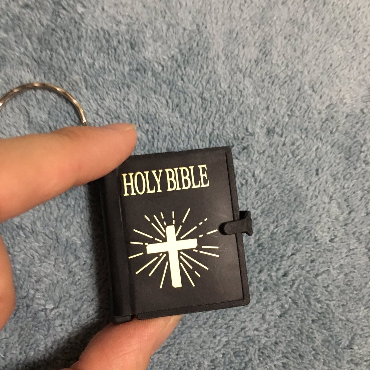 ট ইট র 古川 奈苗 兎座 今日のお稽古で竹林先生に頂いためっちゃ小さい聖書 かわい そういえばサービスエリアとかに売ってたちっちゃい なぞなぞとか占いの本は今どこにいってしまったのか 欲しいなぁ 劇団竹 Beastintheunderground