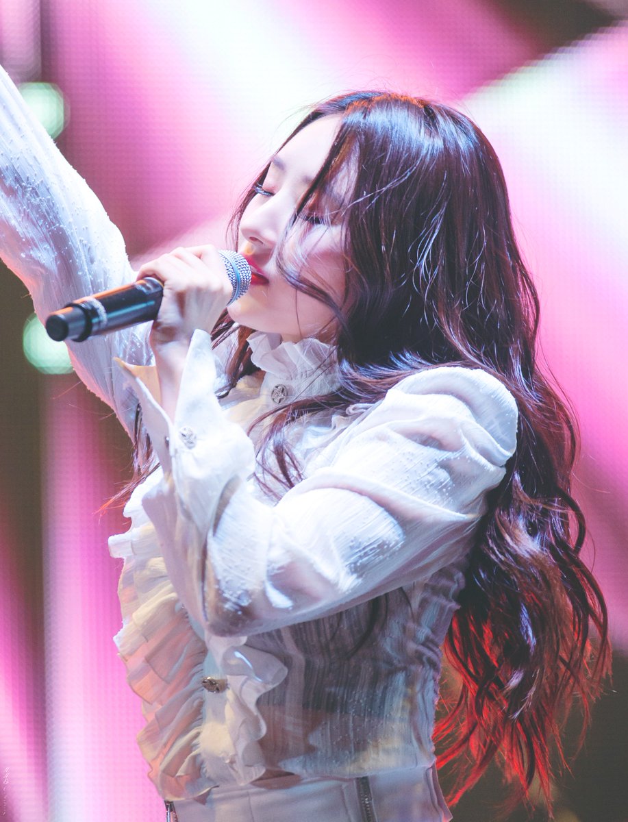 180618 수아 3pic
#드림캐쳐 #수아 #Dreamcatcher #Sua <a href="/hf_dreamcatcher/">드림캐쳐 Dreamcatcher</a>