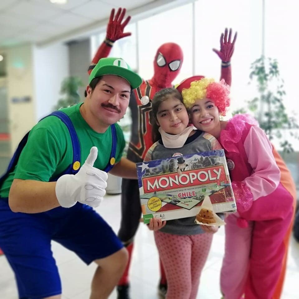 Superrunnerst's tweet image. ¡Estamos muy contentos! 😄, porque organizaciones como @superrunnersteam se suman a la bellísima labor de llevar #sonrisasdehospital. 
Les agradecemos por el apoyo y cariño brindado y esperamos tenerlos en muchas visitas más  #todoporellos #sonrisas😁  #gracias