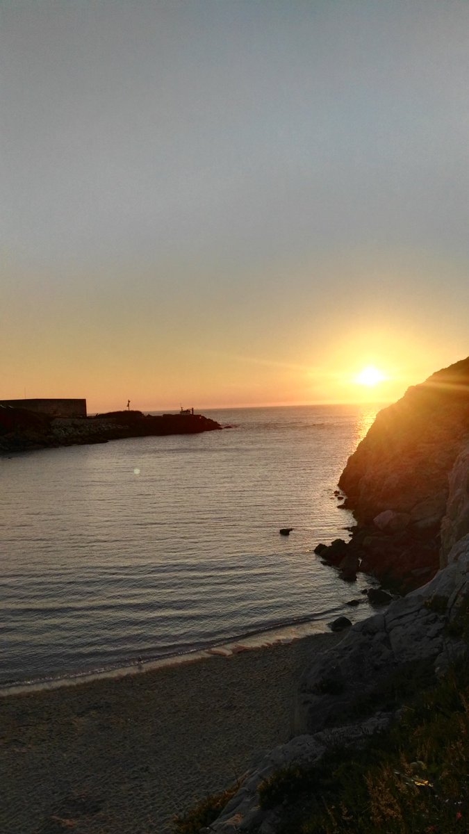 anitaisix's tweet photo. Atardeceres playeros #verano #enmodooff https://t.co/a71DupPAsy