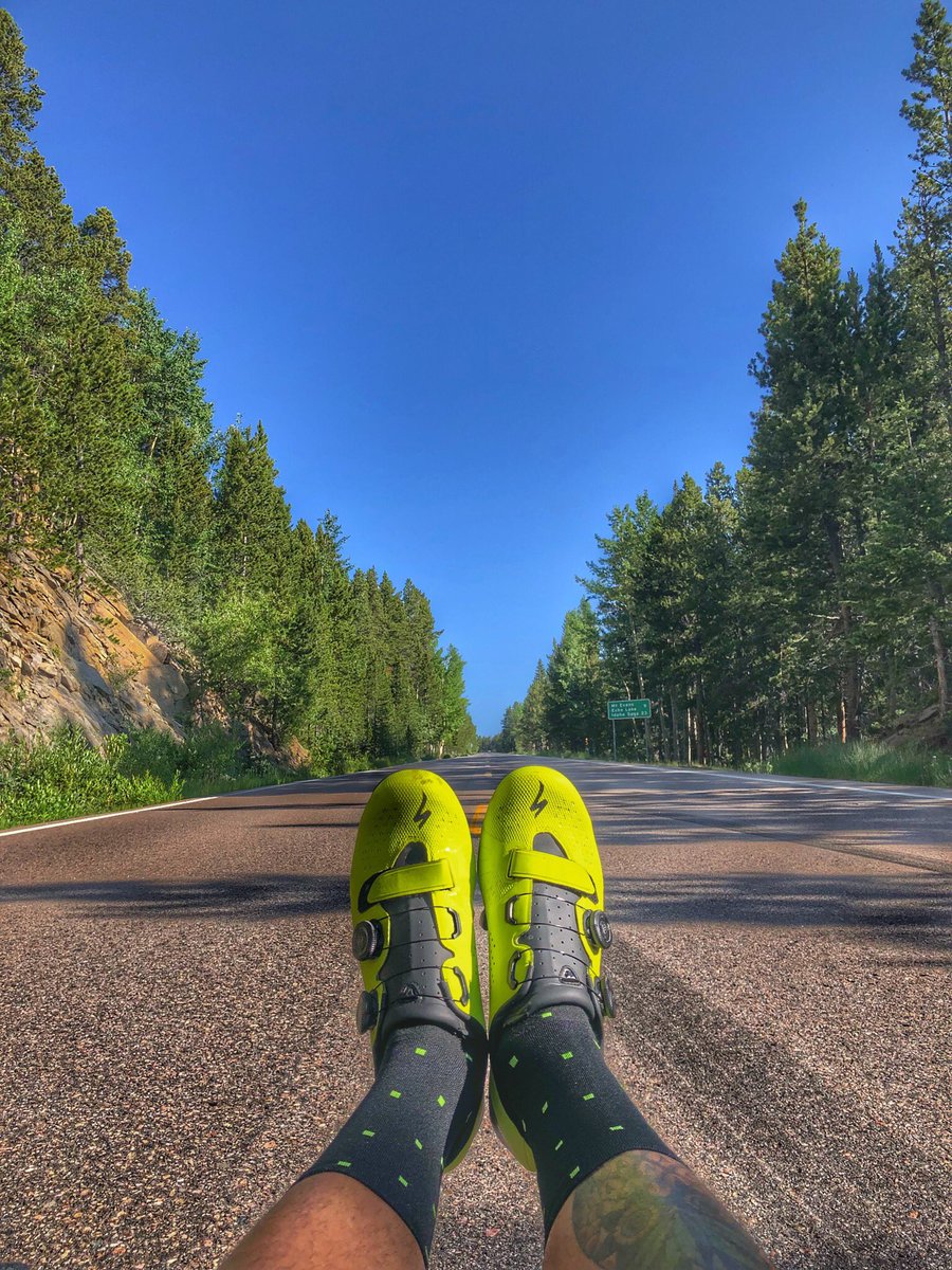 StephenMichon's tweet photo. | Forward Mindset. ➡️
.
.
.
#forwardneverstraight #photooftheday #cycling #happytrails #win4youth #beyondthejersey #speclized #lu2m #happytrails @PrimalWear @Win4YouthNA @wedusport https://t.co/j2fyOorbWW
