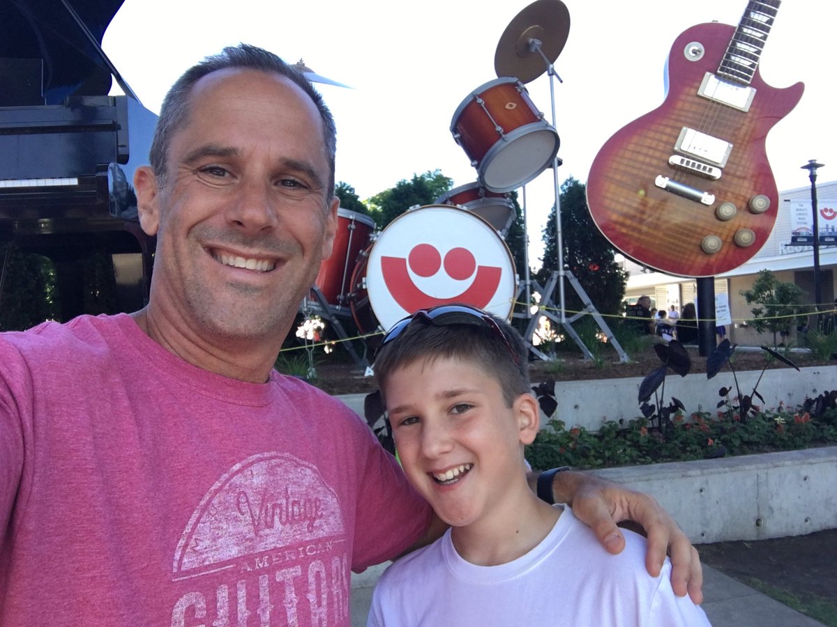 CaptBear85's tweet photo. SUMMERFEST!!!!  #festinwithpepsi. ⁦@Summerfest⁩ https://t.co/IHCSPjFwCM