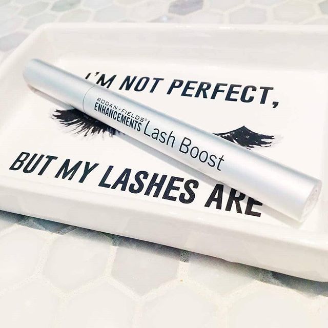 rebeccainchi's tweet image. This is a summer project we can all get behind: Start using #RFLashBoost now, and you can go mascara-free by Labor Day. Who’s IN?🙋🏼‍♀️ My VIP “Preferred Customers” get 10% off and FREE shipping. Want more discounting? Message me to find out how! … ift.tt/2u2b3yC