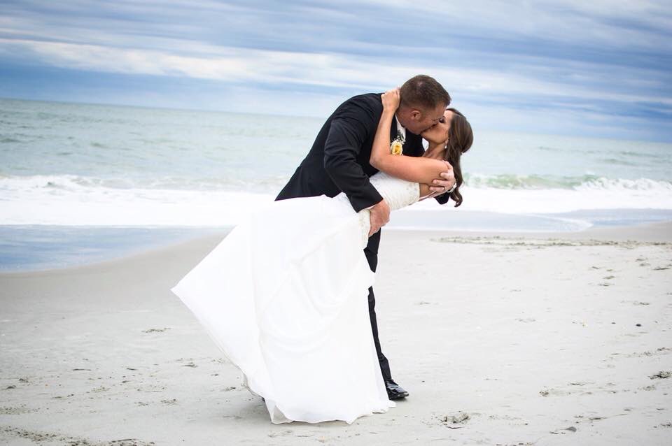 TimNatPhoto's tweet image. Aren’t these just gorgeous? #NatalieDaltonPhotography #weddingphotographer #weddingphoto #WEDDINGPHOTOGRAPHY #weddingphotoinspiration #weddingday #weddingdress #WeddingPlanning